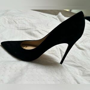 Sam Edelman 5” Danna pointed-toe pump black suede, size 9